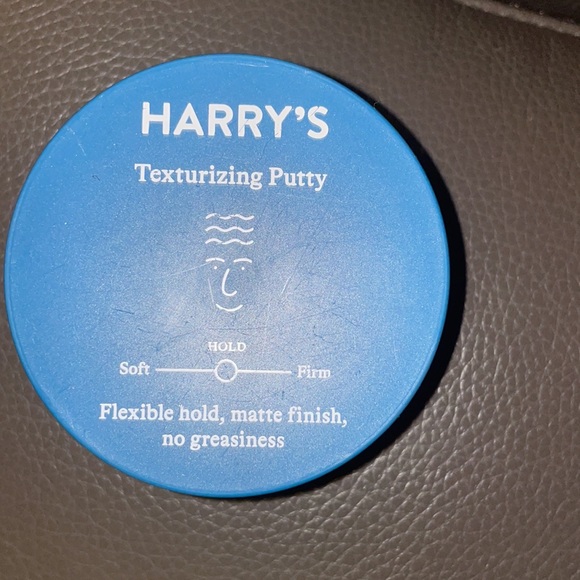 Harry’s Texturizing Putty - Picture 2 of 3
